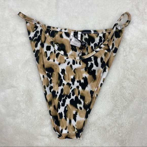 NWT Pretty Little Thing White Animal Bikini Bottoms - Picture 6 of 9